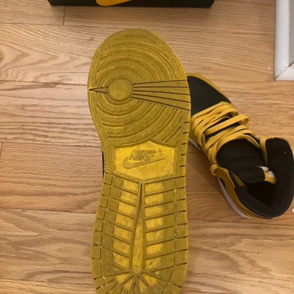 GS - High OG Jordan 1 - Picture 6 of 7